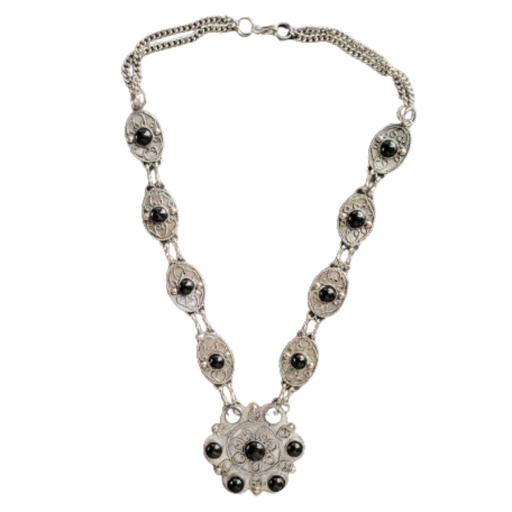 Silvertone & Faux Onyx Medallion Statement Necklace EUC